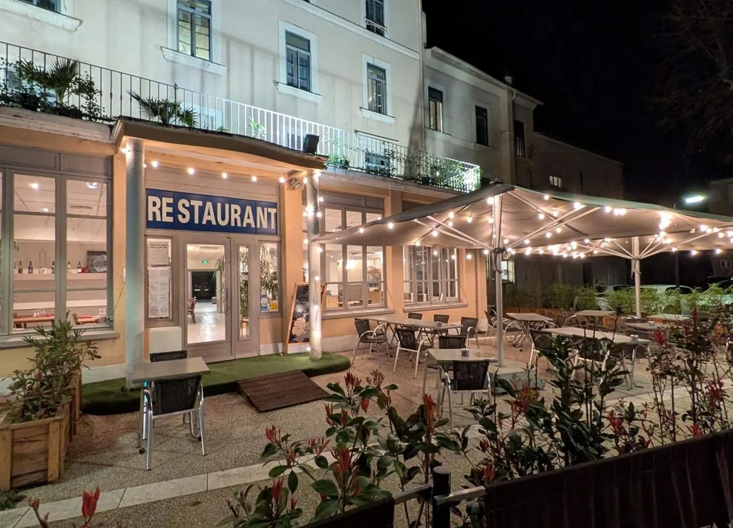 *** Hotel Kyriad Orange Centre A7/A9 Francia