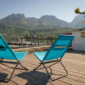 La Baie Des Voiles Pieds Dans L'eau, 12 Apts Du Au Duplex By Location Annecy, Lla Selections , Duingt France